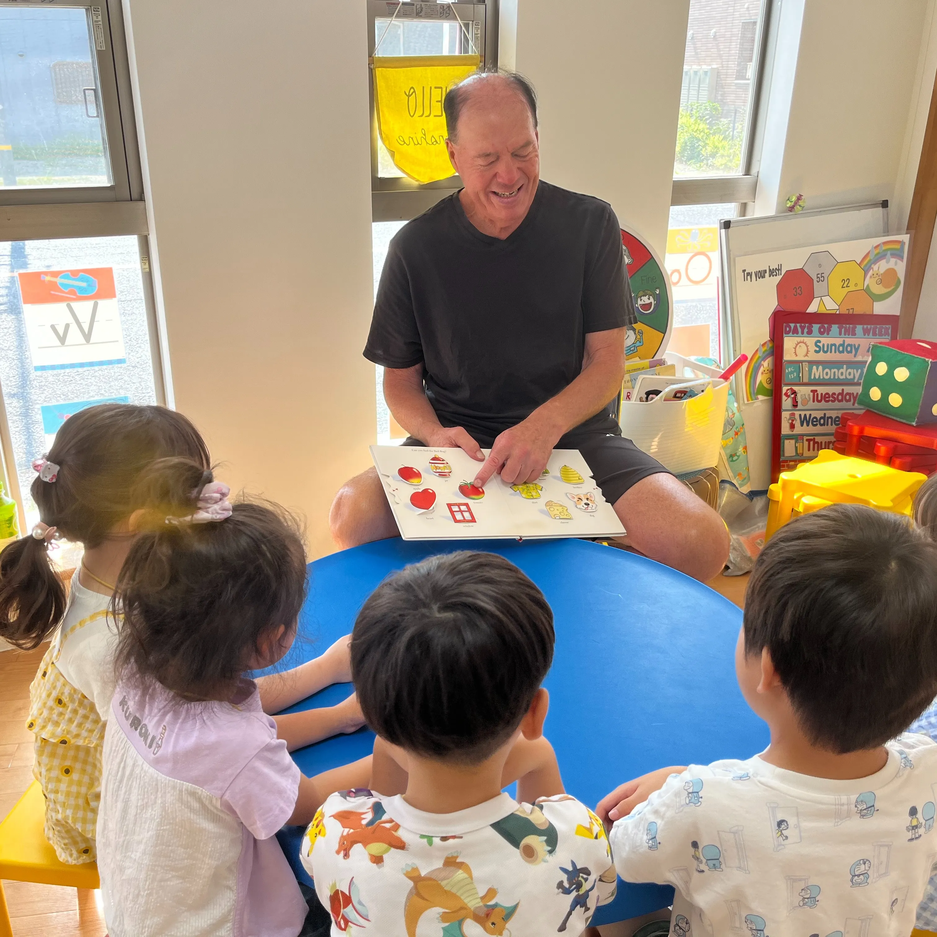 未来に羽ばたく英語力を、子どもの頃から育てましょう。